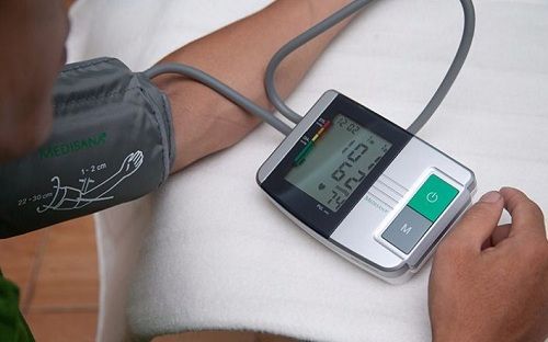 Cách đo huyết áp tại nhà và hướng dẫn đọc đúng các thông số trên máy đo